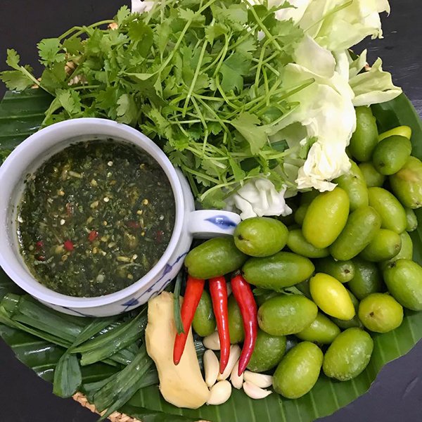 Bắp cải cuộn nhót xanh chấm chẩm chéo