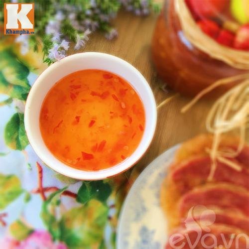 Bí kíp làm tương ớt chua cay mặn ngọt chấm nem chua rán