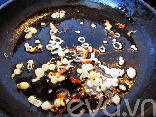 Hướng dẫn làm món tôm rang thịt