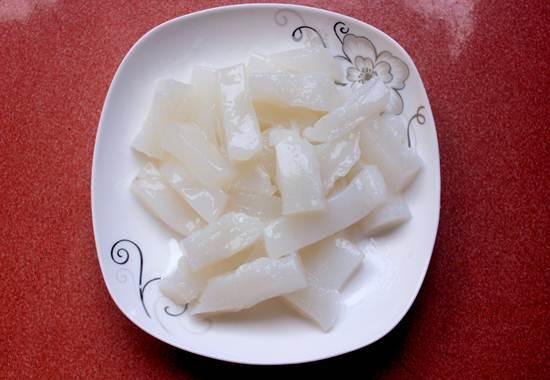 Tự làm bánh gạo sốt cay đơn giản mà ngon miệng