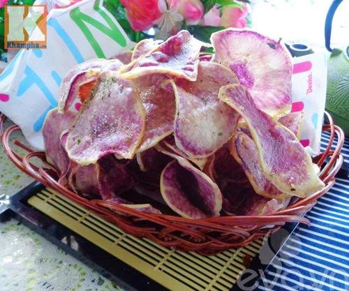 Tự làm bim bim khoai lang giòn rụm cho con