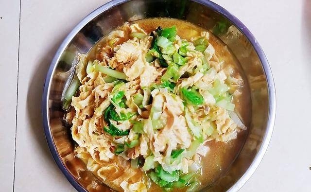 Bắp cải đem xào với thứ quen thuộc này, cả nhà bất ngờ với món lạ miệng cực ngon, gắp không ngừng đũa