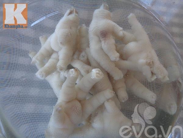 Cách làm món nộm chân gà rút xương giòn giòn, cực ngon