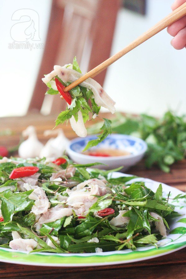 Giòn ngon nộm tai heo nhâm nhi ngày cuối tuần