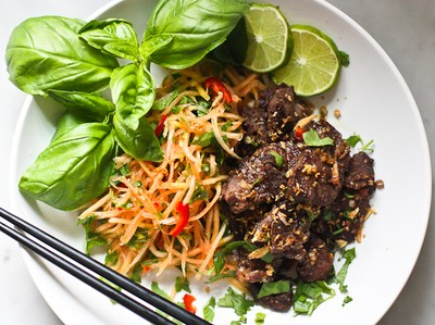 Nộm đu đủ thịt bò chua ngọt, giòn ngon