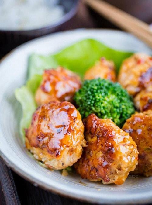 Thịt gà viên chiên sốt Teryaki đầy hấp dẫn