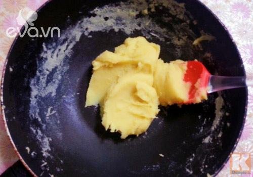Bánh Trung thu khoai lang tím vừa ngon lại đẹp mắt