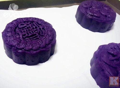 Bánh Trung thu khoai lang tím vừa ngon lại đẹp mắt