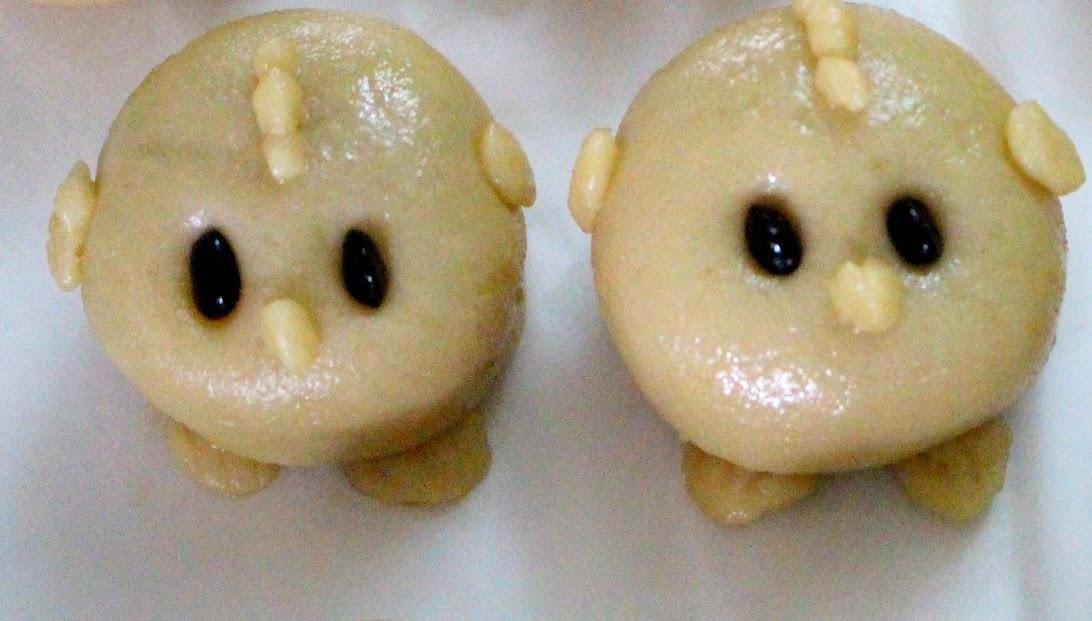 Bánh Trung thu nướng hình gà con cho bé
