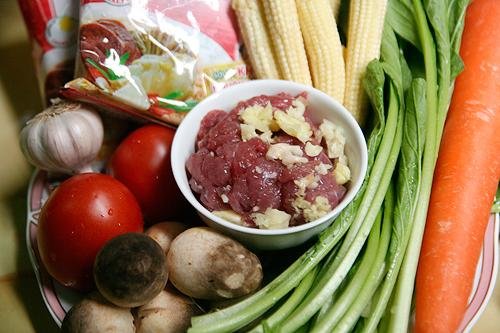 Mì không chiên Nissin xào bò cho bữa sáng