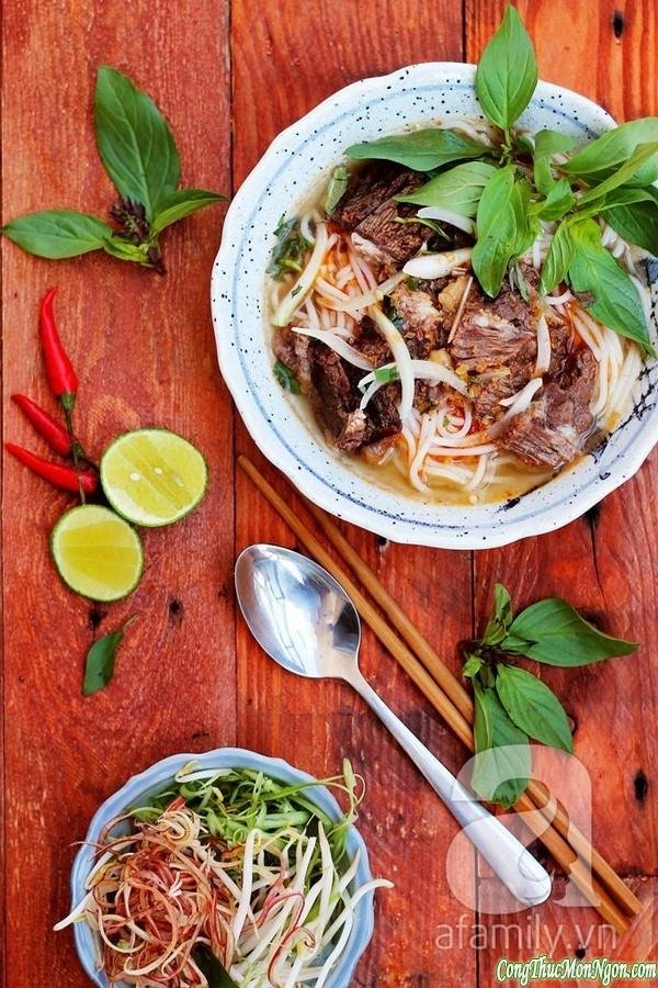 Nấu bún bò Huế chuẩn ngon đúng điệu
