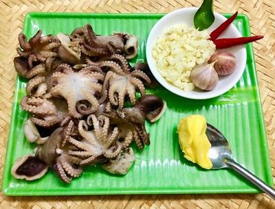 Bạch tuộc xào bơ tỏi