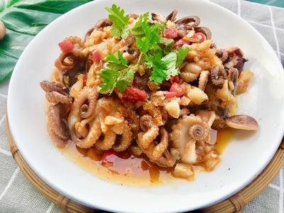 Bạch tuộc xào bơ tỏi