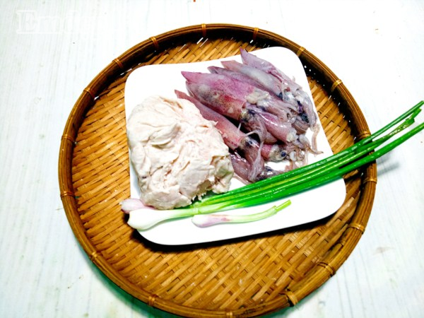 Chả mực viên giòn thơm, nhâm nhi hay ăn vặt cứ gọi là "tuyệt cú mèo"