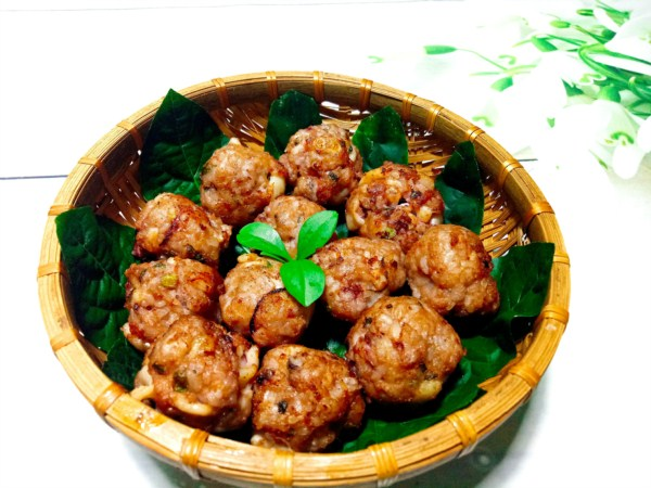 Chả mực viên giòn thơm, nhâm nhi hay ăn vặt cứ gọi là "tuyệt cú mèo"