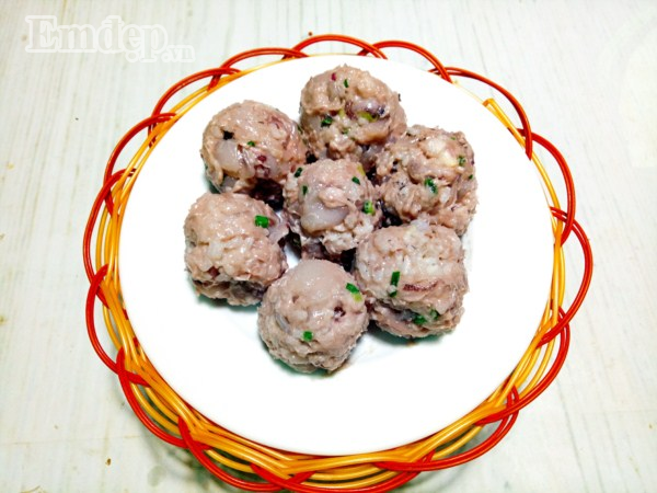 Chả mực viên giòn thơm, nhâm nhi hay ăn vặt cứ gọi là "tuyệt cú mèo"
