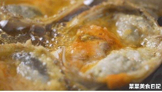 Cua biển đang rẻ, rinh vài 'em' về làm sốt cay thì ngon hết ý!