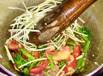 Gỏi đu đủ ba khía